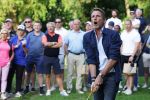 Amsterdam 29 mei 2026
Prins Maurits opent het golftournooi in het Vondelpark met een mooie afslag .