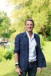Amsterdam 29 mei 2026
Prins Maurits opent het golftournooi in het Vondelpark met een mooie afslag .
