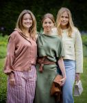 Den Haag 21 mei 2026
Fotouurtje met de koninklijke familie in de Hollandse tuin van Park Clingendael . Aanwezig Koning Willem Alexander Koningin Maxima Prinses Amalia Prinses Alexia en Prinses Ariane . 