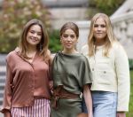 Den Haag 21 mei 2026
Fotouurtje met de koninklijke familie in de Hollandse tuin van Park Clingendael . Aanwezig Koning Willem Alexander Koningin Maxima Prinses Amalia Prinses Alexia en Prinses Ariane . 