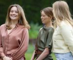 Den Haag 21 mei 2026
Fotouurtje met de koninklijke familie in de Hollandse tuin van Park Clingendael . Aanwezig Koning Willem Alexander Koningin Maxima Prinses Amalia Prinses Alexia en Prinses Ariane . 