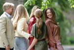 Den Haag 21 mei 2026
Fotouurtje met de koninklijke familie in de Hollandse tuin van Park Clingendael . Aanwezig Koning Willem Alexander Koningin Maxima Prinses Amalia Prinses Alexia en Prinses Ariane . 