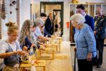 NOORDWOLDE - 20 mei 2026
Prinses Beatrix bezoekt Nationaal Vlechtmuseum ter gelegenheid van het 25 jarig jubileum, 20 Mei 2026. Tijdens het bezoekt onthult de prinses de originele wieg wij zij als baby in heeft gelegen. 