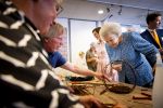 NOORDWOLDE - 20 mei 2026
Prinses Beatrix bezoekt Nationaal Vlechtmuseum ter gelegenheid van het 25 jarig jubileum, 20 Mei 2026. Tijdens het bezoekt onthult de prinses de originele wieg wij zij als baby in heeft gelegen. 