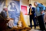 NOORDWOLDE - 20 mei 2026
Prinses Beatrix bezoekt Nationaal Vlechtmuseum ter gelegenheid van het 25 jarig jubileum, 20 Mei 2026. Tijdens het bezoekt onthult de prinses de originele wieg wij zij als baby in heeft gelegen. 