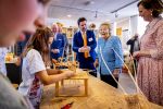 NOORDWOLDE - 20 mei 2026
Prinses Beatrix bezoekt Nationaal Vlechtmuseum ter gelegenheid van het 25 jarig jubileum, 20 Mei 2026. Tijdens het bezoekt onthult de prinses de originele wieg wij zij als baby in heeft gelegen. 