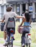 Houten 4 juli 2026
Renze Klamer brengt op de fiets zijn dochter weg . Daarna gaat hij met zijn zoon naar de stort in Houten .