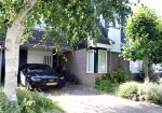 Houten 4 juli 2026
Renze Klamer brengt op de fiets zijn dochter weg . Daarna gaat hij met zijn zoon naar de stort in Houten . Zijn Huis 