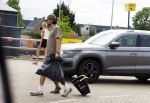 Houten 4 juli 2026
Renze Klamer brengt op de fiets zijn dochter weg . Daarna gaat hij met zijn zoon naar de stort in Houten .