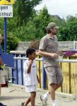 Houten 4 juli 2026
Renze Klamer brengt op de fiets zijn dochter weg . Daarna gaat hij met zijn zoon naar de stort in Houten .