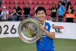 Eindhoven, 3 Augustus 2026
Johan Cruijffschaal wedstrijd
PSV-AZ Eindstand 0-4
Rion Ichihara met de JCSchaal
Foto Carlo van Hout