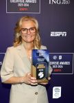 Maarssen 25 mei 2026
Voetballer van het jaar gala in de Fabrique in Maarssen . ESPN organiseert het . Sarina Wiegman kwam met haar man en kinderen . Ze kreeg de ouvre award