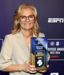 Maarssen 25 mei 2026
Voetballer van het jaar gala in de Fabrique in Maarssen . ESPN organiseert het . Sarina Wiegman kwam met haar man en kinderen . Ze kreeg de ouvre award