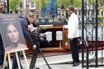 Amsterdam 18 mei 2026
Stephanie Tency in het Amstelhotel . Ze vertrekken daarna met aantal gasten met boot om half jaar van haar boek te vieren 