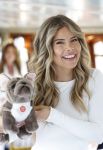 Amsterdam 18 mei 2026
Stephanie Tency in het Amstelhotel . Ze vertrekken daarna met aantal gasten met boot om half jaar van haar boek te vieren 