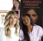 Amsterdam 18 mei 2026
Stephanie Tency in het Amstelhotel . Ze vertrekken daarna met aantal gasten met boot om half jaar van haar boek te vieren . Vonneke Bonneke 