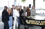 Rotterdam 1 juli 2026
Presentatie de pianoman van Jeroen v d Boom . Gastoptredens zijn er van Mart Hoogkamer Glennis Grace Waylon Luuk v d Boom Kimberly Fransens en Sezina Kelsey
