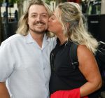 Zwolle 8 juli 2026
Muziekfeest op het Plein.  Thomas Karst ( zoon Rene Karst ) kwam met zijn moeder Wendy Karst 