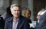 Amsterdam 27 juli 2026
Tom Egbers met een kennis op terras bij Wildschut in Amsterdam zuid