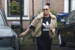Abcoude 19 mei 2026
Trijntje Oosterhuis doet boodschappen in Abcoude 