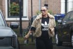 Abcoude 19 mei 2026
Trijntje Oosterhuis doet boodschappen in Abcoude 