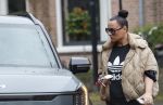 Abcoude 19 mei 2026
Trijntje Oosterhuis doet boodschappen in Abcoude 
