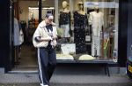 Abcoude 19 mei 2026
Trijntje Oosterhuis doet boodschappen in Abcoude 