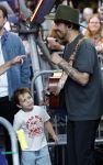 Zwolle 8 juli 2026
Muziekfeest op het Plein. Waylon had zijn zoontje mee genomen 