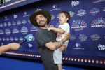 Zwolle, 8 Juli 2026
Muziekfeest Grote Markt
Waylon met zoontje