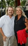 Zwolle, 8 Juli 2026
Muziekfeest Grote Markt
Wendy Karst vrouw van Rene Karst met zoon Thomas Karst