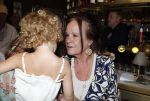 Amsterdam 11 juli 2026
Vandaag was het 25 jaar geleden dat Herman Brood zelf moord pleegde door van het Hilton Hotel af te springen .
Aanwezig Xandra Brood Holly Brood met partner Soy Kroon en Lola Brood met partner en 2 kinderen . Het vond Plaats in het Americain Hotel.