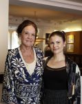 Amsterdam 11 juli 2026
Vandaag was het 25 jaar geleden dat Herman Brood zelf moord pleegde door van het Hilton Hotel af te springen .
Aanwezig Xandra Brood Holly Brood met partner Soy Kroon en Lola Brood met partner en 2 kinderen . Het vond Plaats in het Americain Hotel. Xandra Brood en Linda Hakeboom . Linda gaat een documentaire maken 