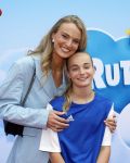 Amsterdam 31 mei 2026
Premiere Rutger Thomas en Paco 2 in Pathe Arena . Ymre Stiekema met man en dochters 