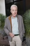 Blaricum 20 augustus 2026
Andre v Duin krijgt uit handen van Jacques Walch het eerste magazine overhandigd van makelaarskantoor Voorma en Walch.