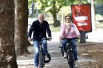 Amsterdam 22 augustus 2026
Caroline Tensen en haar man Ernst-Jan Smids op de fiets in Amsterdam zuid 