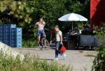 Flanssum 1 augustus 2026
De meilandjes hebben opnames op een boerderij voor een nieuwe serie op Videoland . Maxime Meiland Montana Meiland Erica Meiland en Martien Meiland werken op de boerderij .