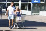 Amsterdam 12 augustus 2026
Hanny Veerkamp en Ton Veerkamp doen boodschappen bij de Makro 