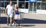 Amsterdam 12 augustus 2026
Hanny Veerkamp en Ton Veerkamp doen boodschappen bij de Makro 