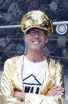 Amsterdam 1 augustus 2026
AVRO TROS boot bij de Gay pride . Hans Schiffers kwam met partner