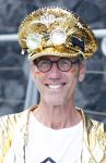 Amsterdam 1 augustus 2026
AVRO TROS boot bij de Gay pride . Hans Schiffers kwam met partner