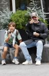 Amsterdam 21 augustus 2026
Horace Cohen en zijn zoontje eten een ijsje 
