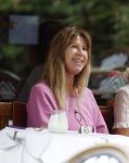 Amsterdam 31 juli 2026
Isa Hoes met een vriendin op terras in Amsterdam zuid 