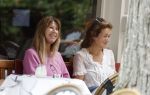 Amsterdam 31 juli 2026
Isa Hoes met een vriendin op terras in Amsterdam zuid 
