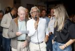 Blaricum 20 augustus 2026
Andre v Duin krijgt uit handen van Jacques Walch het eerste magazine overhandigd van makelaarskantoor Voorma en Walch.