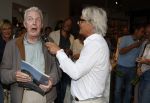 Blaricum 20 augustus 2026
Andre v Duin krijgt uit handen van Jacques Walch het eerste magazine overhandigd van makelaarskantoor Voorma en Walch.