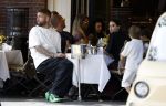 Amsterdam 26 augustus 2026
Lars Veldwijk op terras in Amsterdam zuid . Ook zijn dochter is erbij 