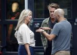Hoogland 29 augustus 2026
Linda de Mol en haar partner Jeroen Rietbergen gaan winkeles bij BOBS in Hoogland . Eigenaar Bob Reijnders vangt ze op.