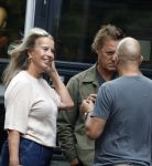 Hoogland 29 augustus 2026
Linda de Mol en haar partner Jeroen Rietbergen gaan winkeles bij BOBS in Hoogland . Eigenaar Bob Reijnders vangt ze op.
