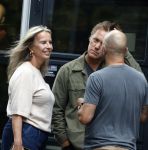 Hoogland 29 augustus 2026
Linda de Mol en haar partner Jeroen Rietbergen gaan winkeles bij BOBS in Hoogland . Eigenaar Bob Reijnders vangt ze op.