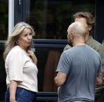 Hoogland 29 augustus 2026
Linda de Mol en haar partner Jeroen Rietbergen gaan winkeles bij BOBS in Hoogland . Eigenaar Bob Reijnders vangt ze op.